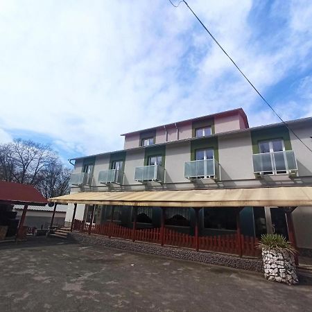 Motel Šofér Valkóc Kültér fotó