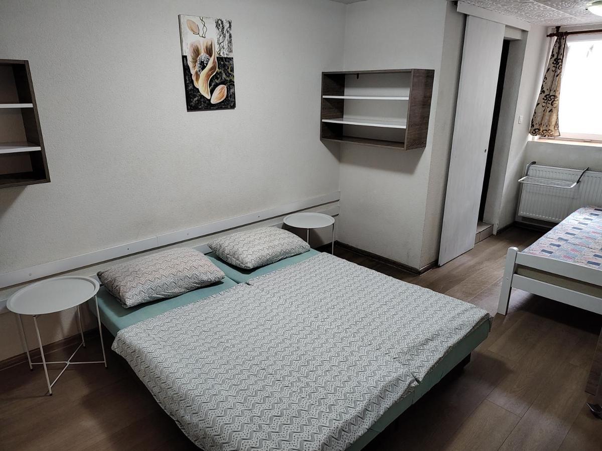 Motel Šofér Valkóc Kültér fotó